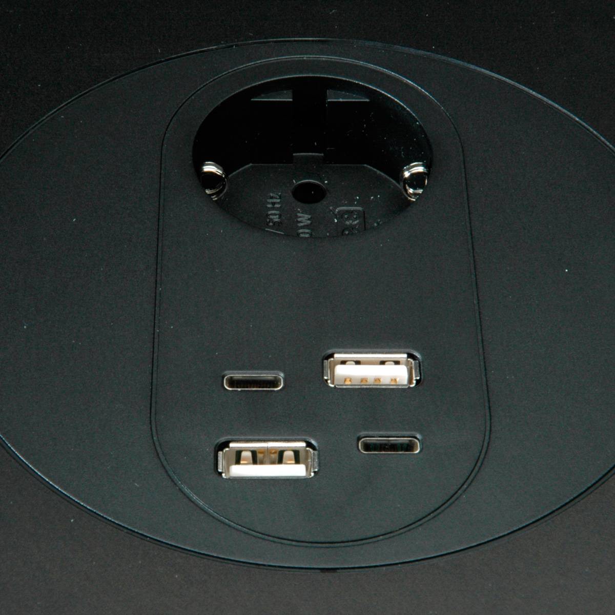 BACHMANN MOV:E POWER UNIT 1x CEE7/3 2x Charger USB-A/C, 220W, schwarz