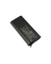 Schwarze rechteckige Powerbank oder Akku-Pack mit angeschlossenem Kabel auf weißem Hintergrund.