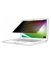Laptop mit einem dunklen Datenschutzfilter, der über das Display geneigt ist und die Sichtbarkeit aus seitlichen Winkeln verringert.