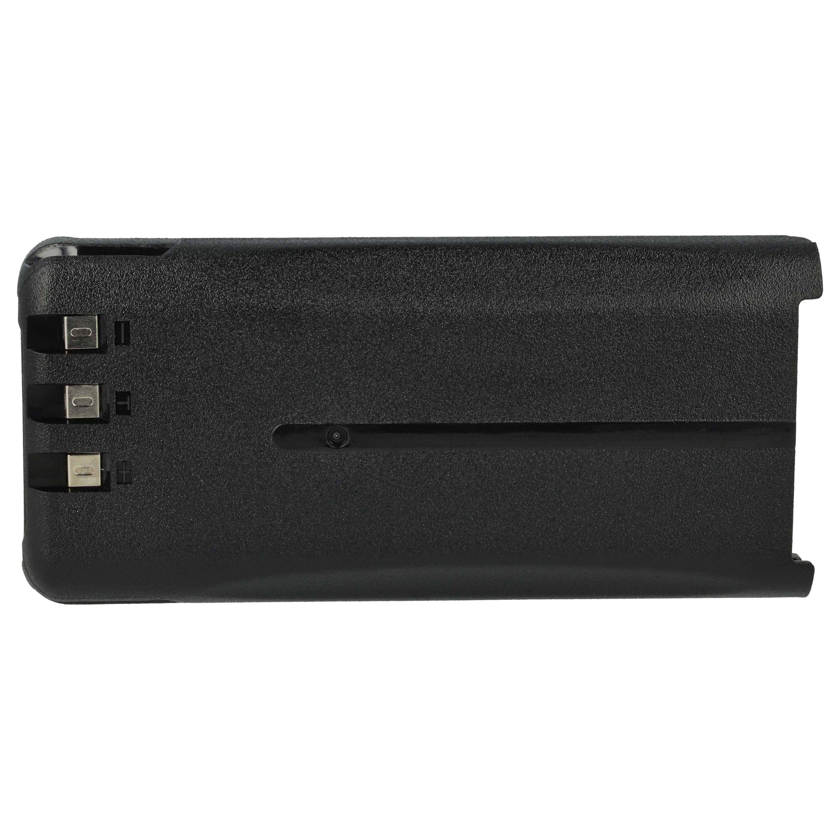 Eine schwarze wiederaufladbare Batterie mit drei Metallkontakten auf einer Seite und einem Schlitz, verwendet für elektronische Geräte.