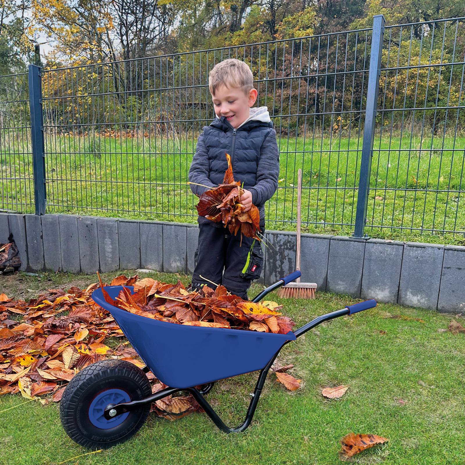 Pro-Bau-Tec Kinderschubkarre Blau mit PP-Mulde 20L mit PU-Rad