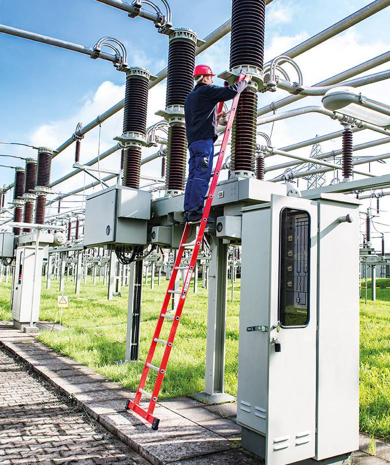 MUNK Kunststoff-Anlegeleiter GFK/Alu mit nivello®-Traverse 14 Sprossen