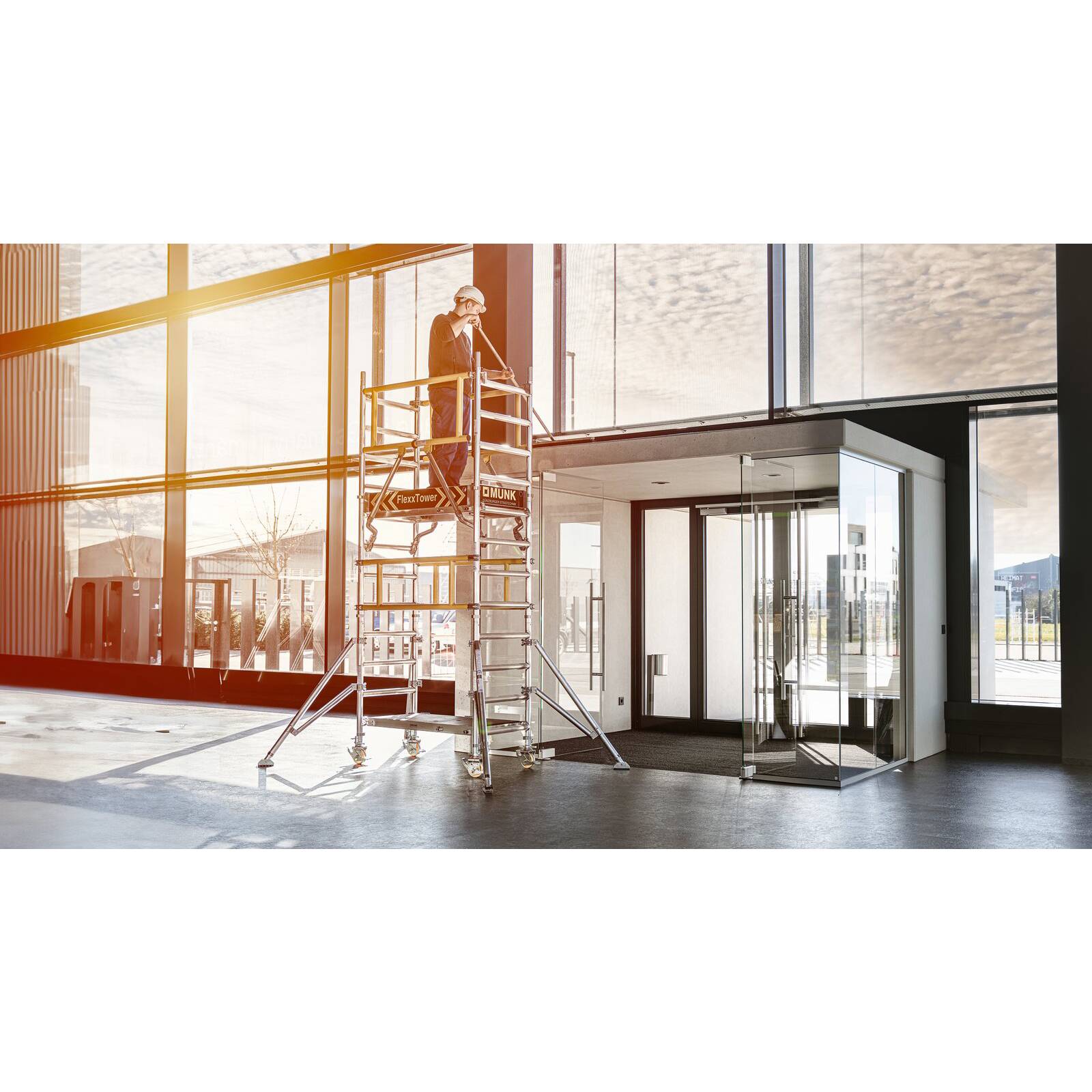 MUNK Flexxtower SG mit Sicherheitsgeländer 5,10m AH