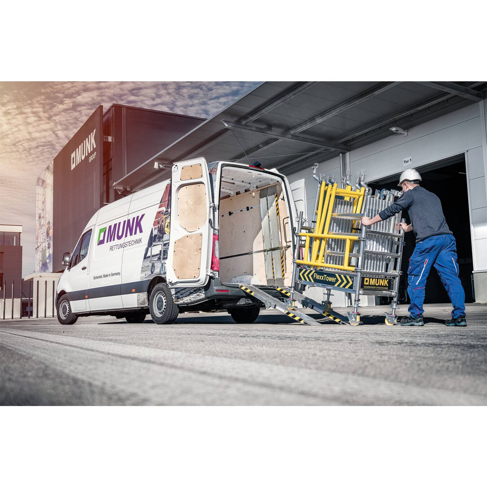 MUNK Flexxtower SG mit Sicherheitsgeländer 4,10m AH