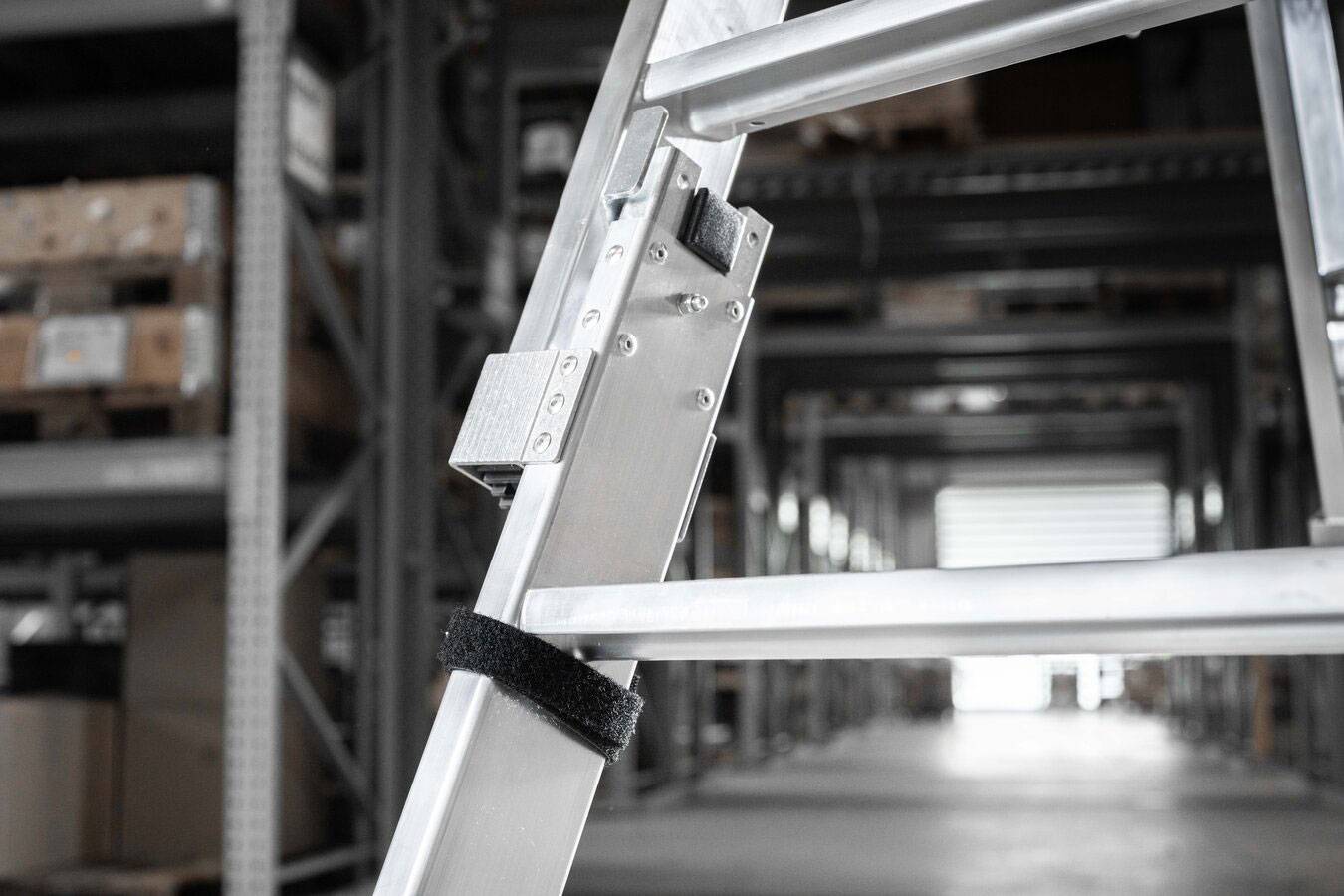 Munk Einsteckteil für Stufen Stehleiter beidseitig begehbar steckbar 2x4 Stufen 2 Stück