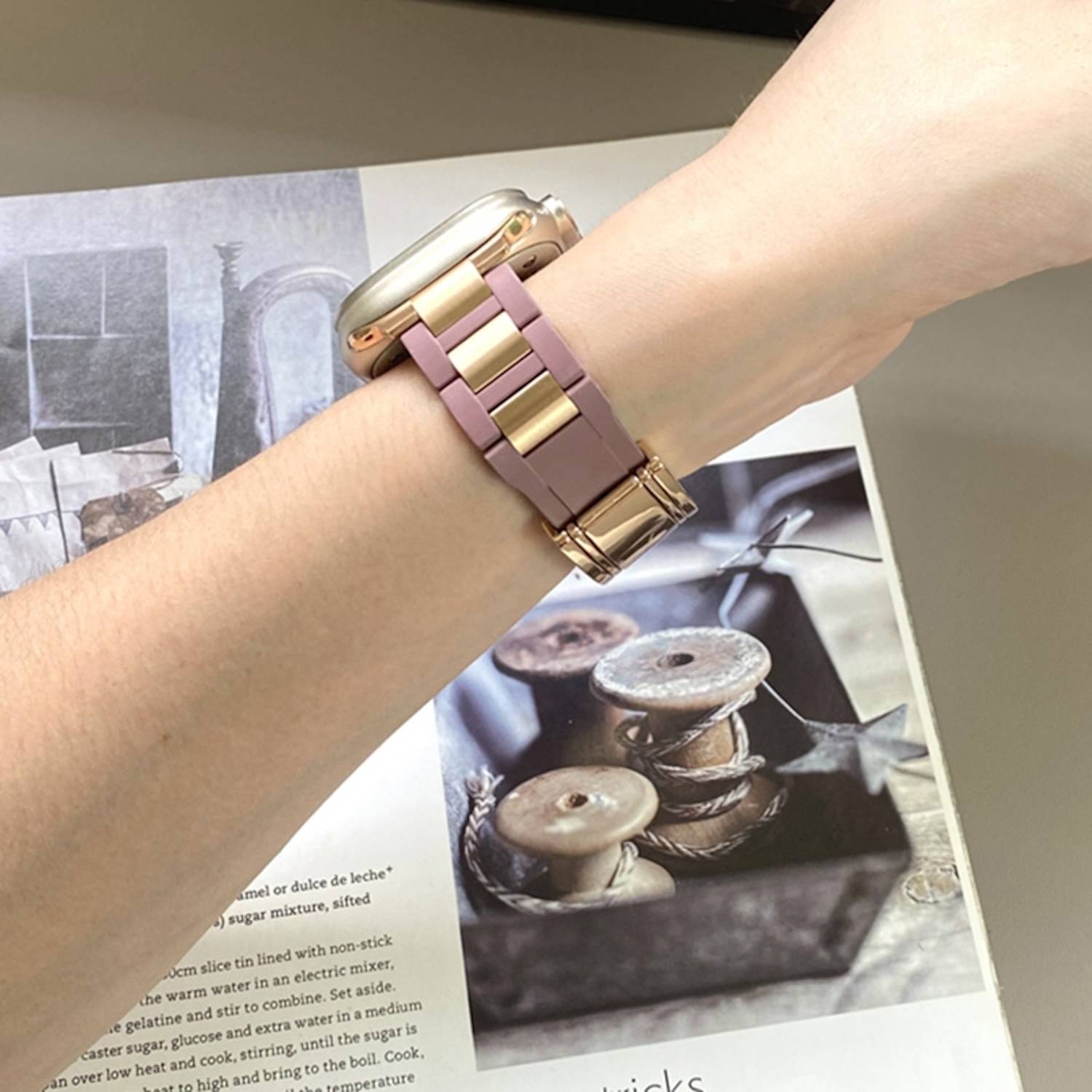 Für Apple Watch Series 10 42mm / 9 8 7 41 / 6 SE 5 4 40mm Design Magnetschnalle Edelstahl Armband Lila / Rose Gold