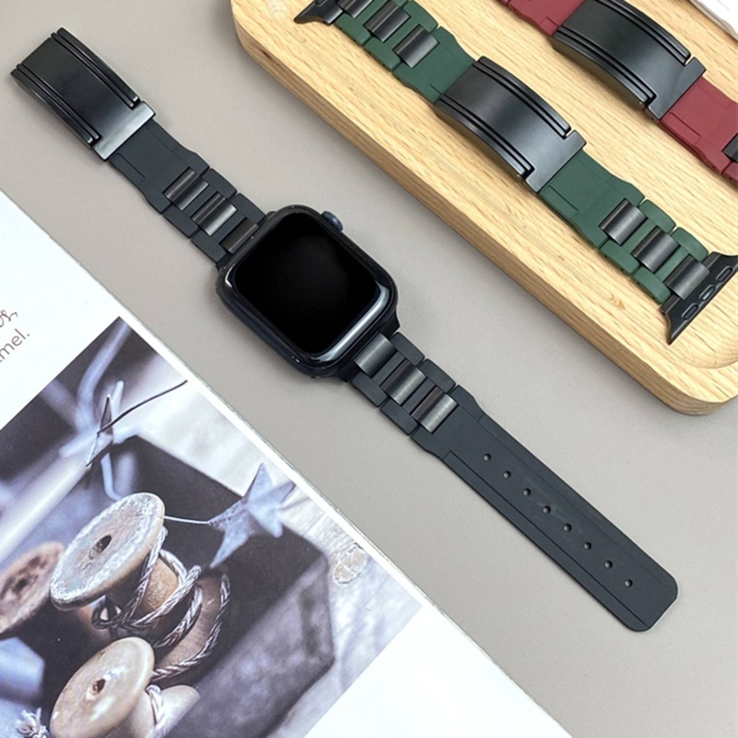 Magnetisches Armband für Apple Watch 49mm / 46mm / 45mm / 44mm Design Edelstahl