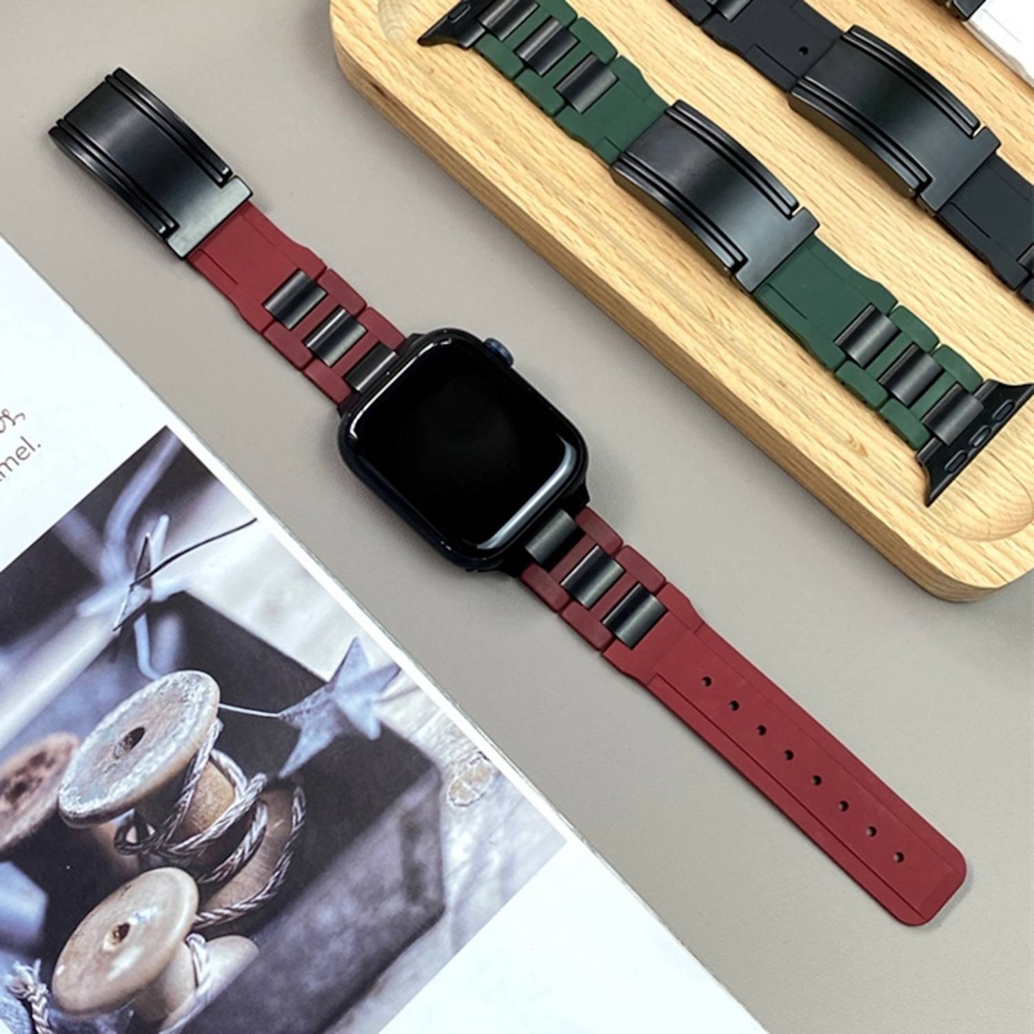 Magnetisches Armband für Apple Watch 49mm / 46mm / 45mm / 44mm Design Edelstahl