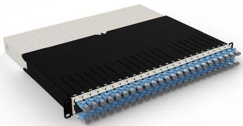 patchbox.one/8RU/STP (0,8 m) mit 24 Kassetten, Patchkabel Cat. 6a, U/FTP, PoE, Kabel blau