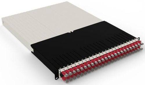 patchbox.one/30RU/STP (1,8 m) mit 24 Kassetten, Patchkabel Cat. 6a, U/FTP, PoE, Kabel rot