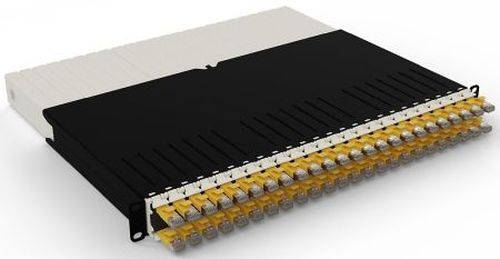 patchbox.one/8RU/STP (0,8 m) mit 24 Kassetten, Patchkabel Cat. 6a, U/FTP, PoE, Kabel gelb