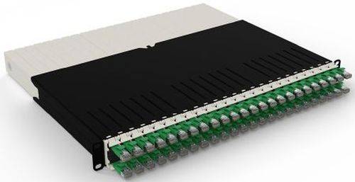 patchbox.one/8RU/STP (0,8 m) mit 24 Kassetten, Patchkabel Cat. 6a, U/FTP, PoE, Kabel grün