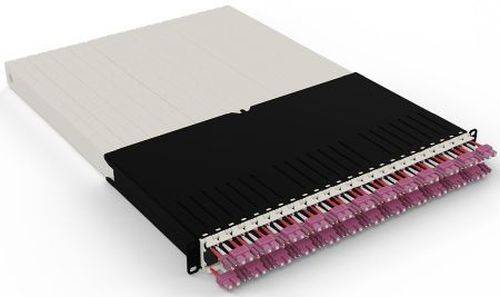 patchbox.one/30RU/OM4 (1,8 m) mit 24 Kassetten, LWL OM4, LC-SC, Kabel erikaviolett