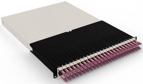 patchbox.one/30RU/OM4 (1,8 m) mit 24 Kassetten, LWL OM4, LC-LC, Kabel erikaviolett