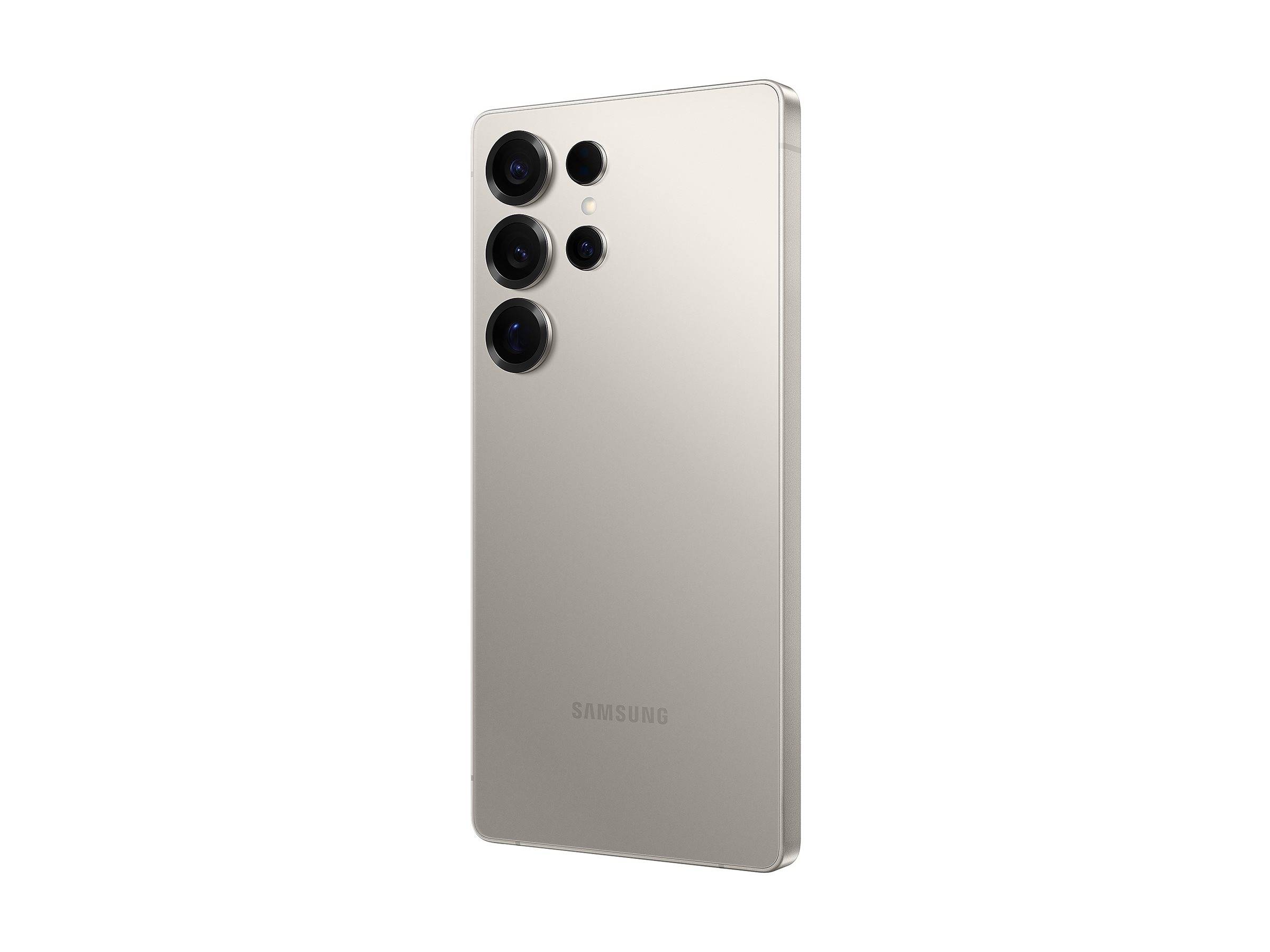 Rückansicht eines beigefarbenen Samsung-Smartphones mit vier rückseitigen Kameras und einem LED-Blitz auf neutralem Hintergrund