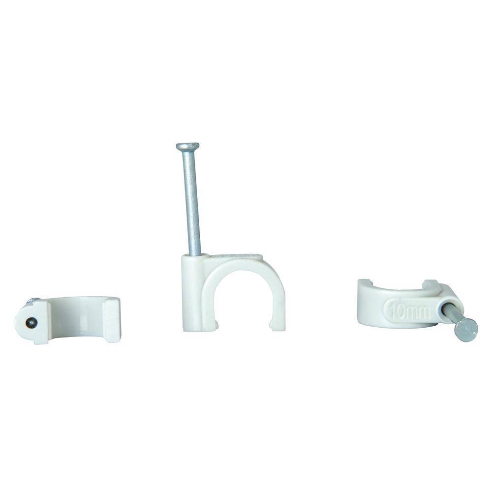Drei weiße Kabelclips mit Nägeln, die verschiedene Winkel zeigen: Seitenansicht, aufrecht mit Nagel und Draufsicht, mit '10mm' beschriftet.