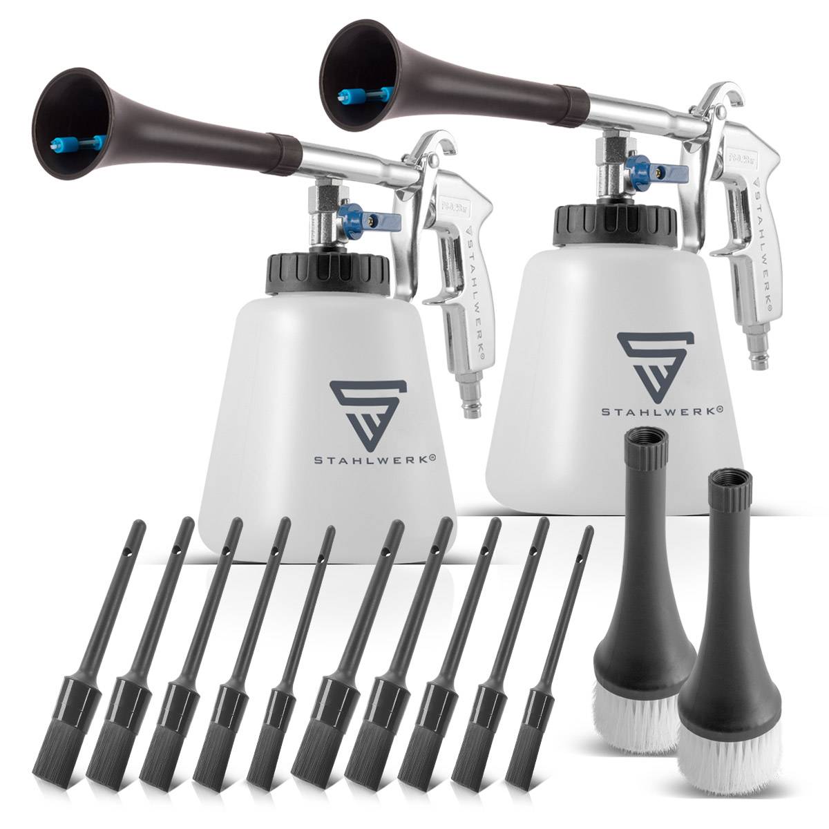„Zwei Spritzpistolen-Reinigungskits mit Bürsten und Düsen, jeweils mit einem Behälter mit der Marke „Stahlwerk