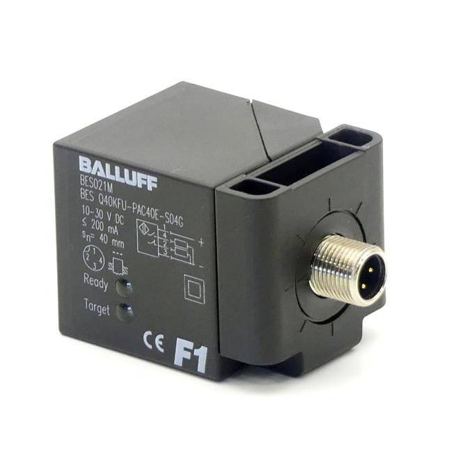 Balluff Industriesensormodul mit Gewindeverbinder und aufgedruckten Spezifikationen auf dem Gehäuse.