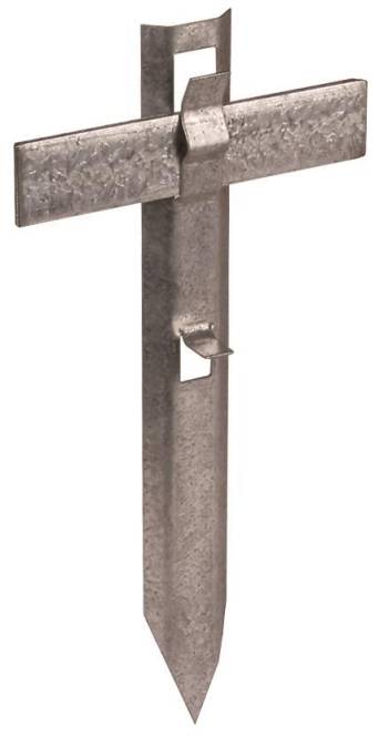 Ein Metallpfosten mit T-Form zum Fechten, mit einer gekerbten Ausführung zur Drahtbefestigung.