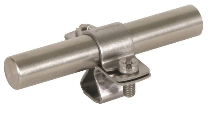 Ein Metallrohr, das mit einer Schelle befestigt ist, die an einer Basis angebracht ist und eine Befestigungslösung für strukturelle Unterstützung oder Sanitäranwendungen zeigt.
