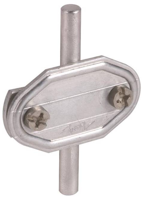 Eine metallische elektrische Konduitabdeckplatte mit zwei Schrauben, die sie am Konduit befestigen. Die Platte hat eine ovale Form und verfügt über eine Signatur-Gravur.