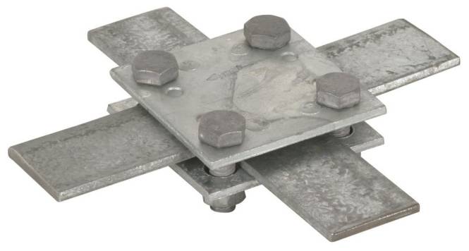 Metalverbindung mit vier Bolzen, die zwei sich kreuzende flache Platten sichern, hervorgehoben durch industrielle Konnektivität und strukturelle Unterstützung.