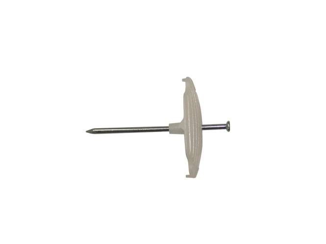 Ein weißer Kunststoff-Wandstecker mit einem angebrachten Metallnagel.