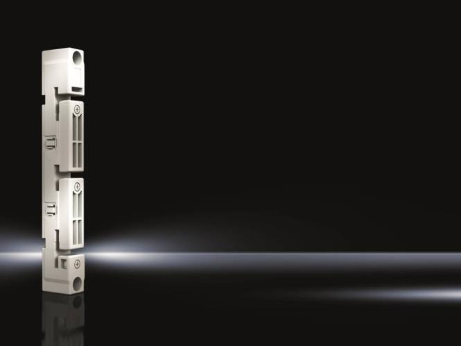 Ein vertikaler Stapel aus weißen, rechteckigen Blöcken vor schwarzem Hintergrund mit einem Spotlighteffekt links, der den Stapel hervorhebt.