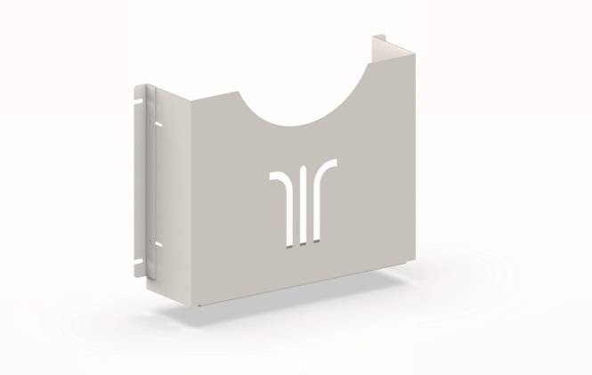 Ein weiß montierter Kabelorganizer mit Ausschnittmuster in der Mitte, mit zwei vertikalen Stäben und einer gewölbten Oberkante.