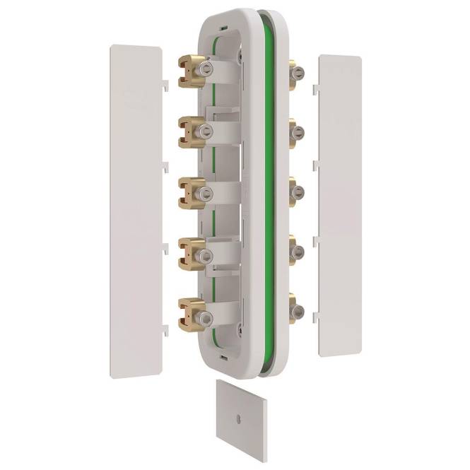 Eine Explosionsansicht einer weißen rechteckigen elektrischen Komponente, die interne Kupferverbinder und grüne Isolierung innerhalb des Gehäuses zeigt.