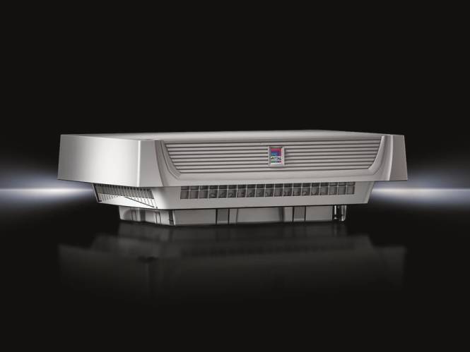 Ein schlanker, silberner Projektor auf schwarzem Hintergrund. Der Projektor verfügt über eine belüftete Basis und ein subtil markiertes Frontpanel.