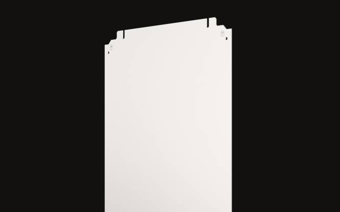 Ein einfaches weißes rechteckiges Panel mit abgerundeten Ecken vor schwarzem Hintergrund.