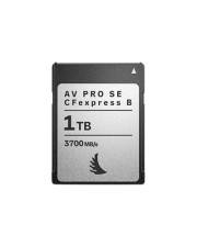 Eine CFexpress B-Speicherkarte mit der Bezeichnung „AV PRO SE CFexpress B