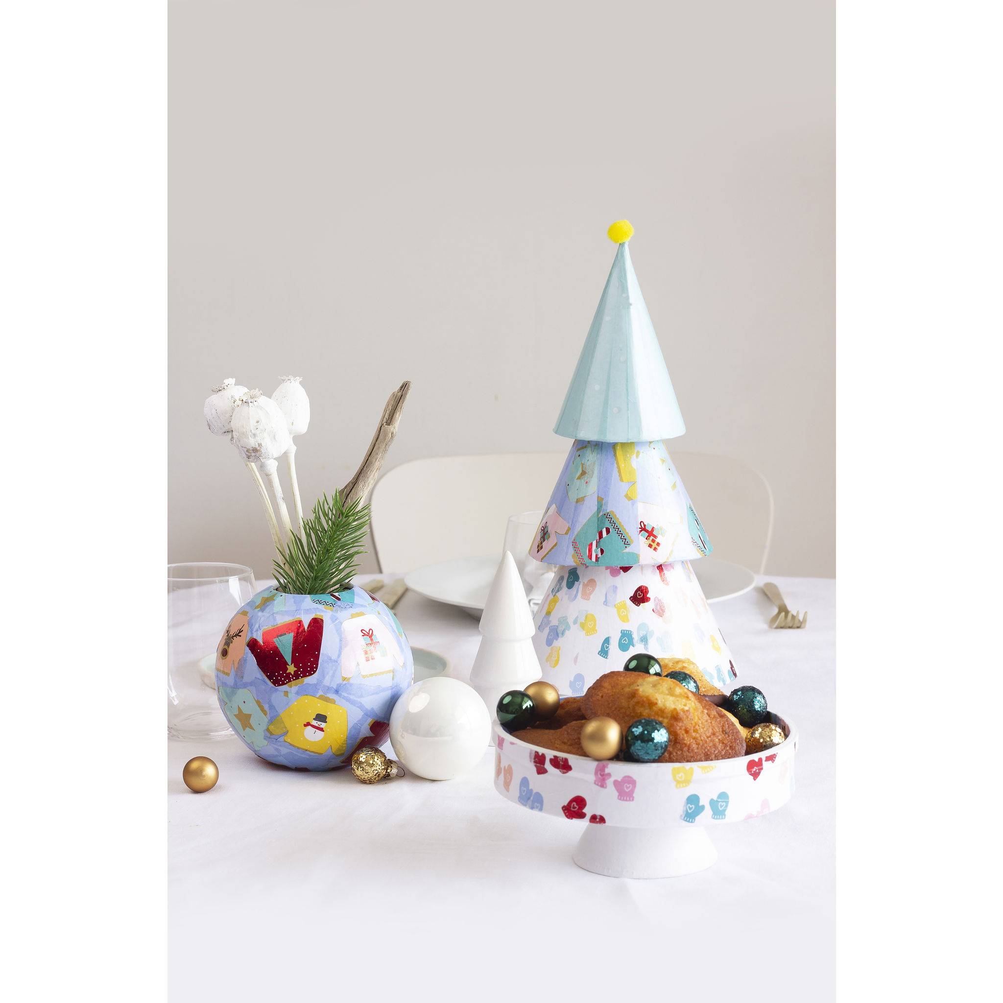 Décopatch Braunes Pappmaché, Weihnachtsbaum 30,5cm - Kartonbraun NO002O