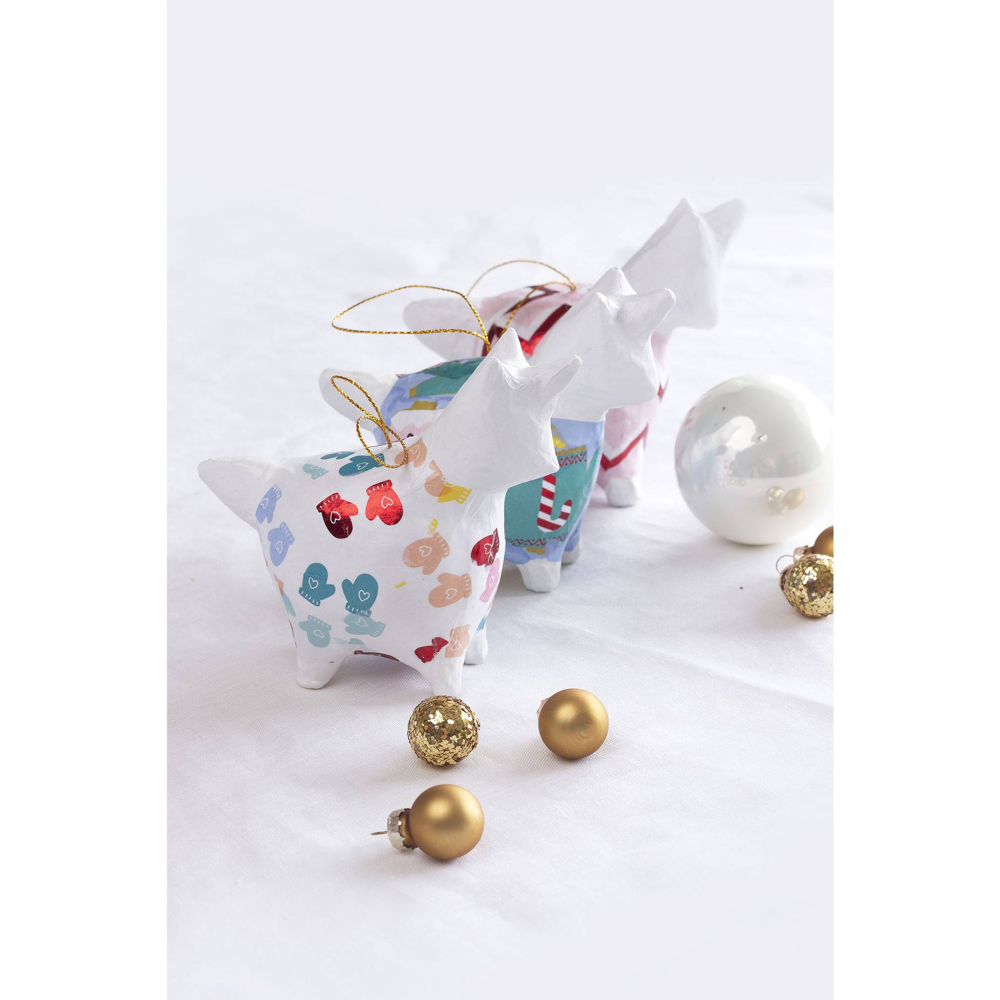 Décopatch 5x Braunes Pappmaché, Einhorn zum Aufhängen 11cm - Kartonbraun NO045C