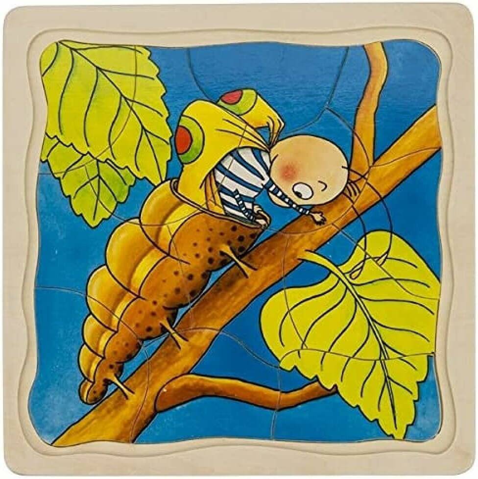 Ein Rätsel, das eine Person zeigt, die eine große Raupe auf einem Ast mit grünen Blättern vor blauem Hintergrund umarmt.