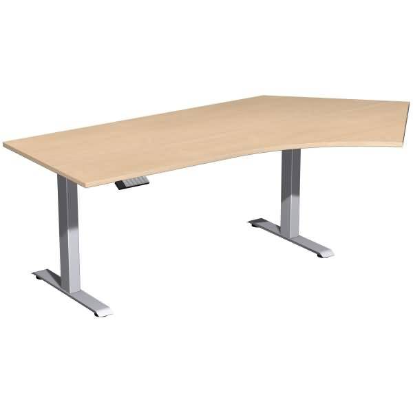 Helles Holz-Eckbürotisch mit silbernen Metallbeinen auf weißem Hintergrund.