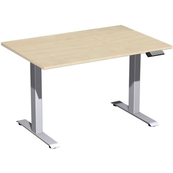 Höhenverstellbarer Schreibtisch mit Tischplatte aus hellem Holz und silbernen Metallbeinen auf weißem Hintergrund.