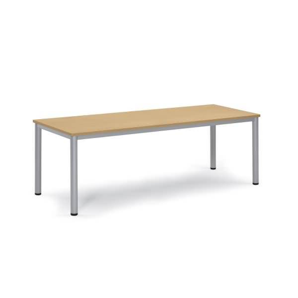Rechteckiger Holztisch mit einer hellen Tischplatte und grauen Metallbeinen auf weißem Hintergrund.