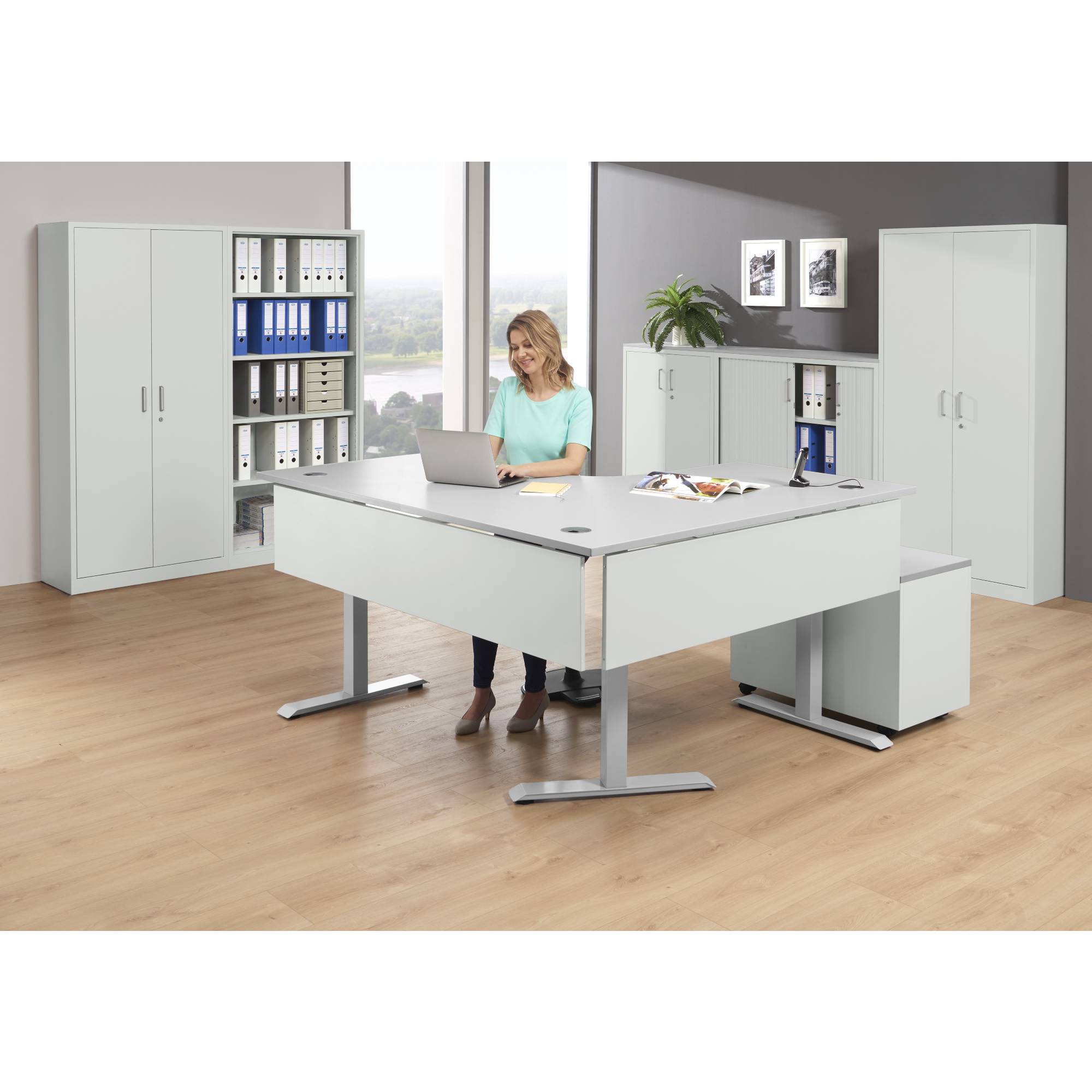 Ecktisch elektrisch verstellbar li Gestell si Platte lgr