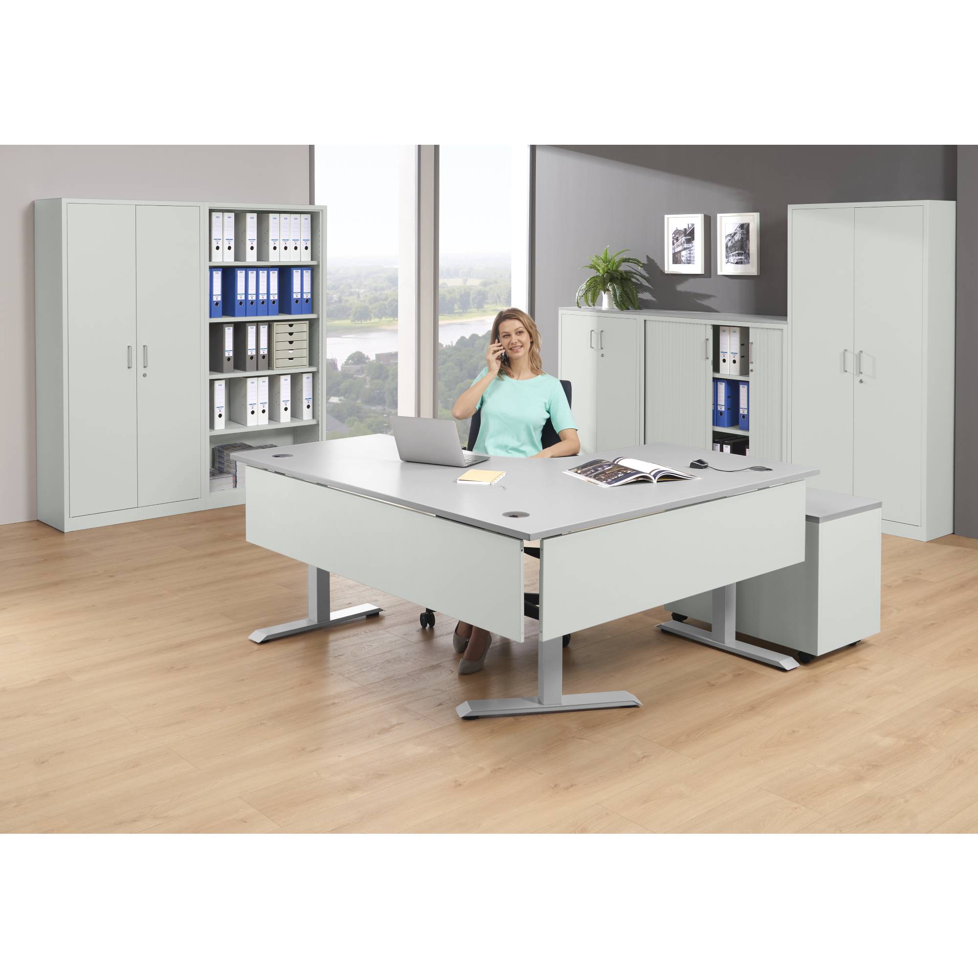 Ecktisch elektrisch verstellbar re Gestell si Platte lgr