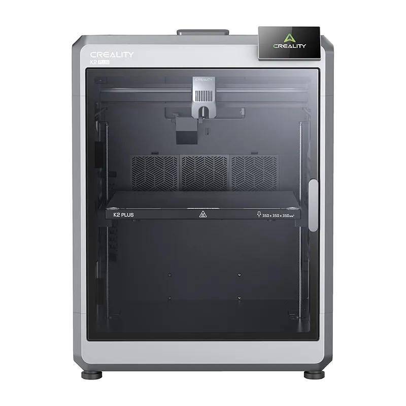 Eine 3D-Druckerkammer mit einer transparenten Frontscheibe, die die internen Komponenten zeigt. Ein digitales Display im oberen rechten Bereich zeigt das Creality-Logo.