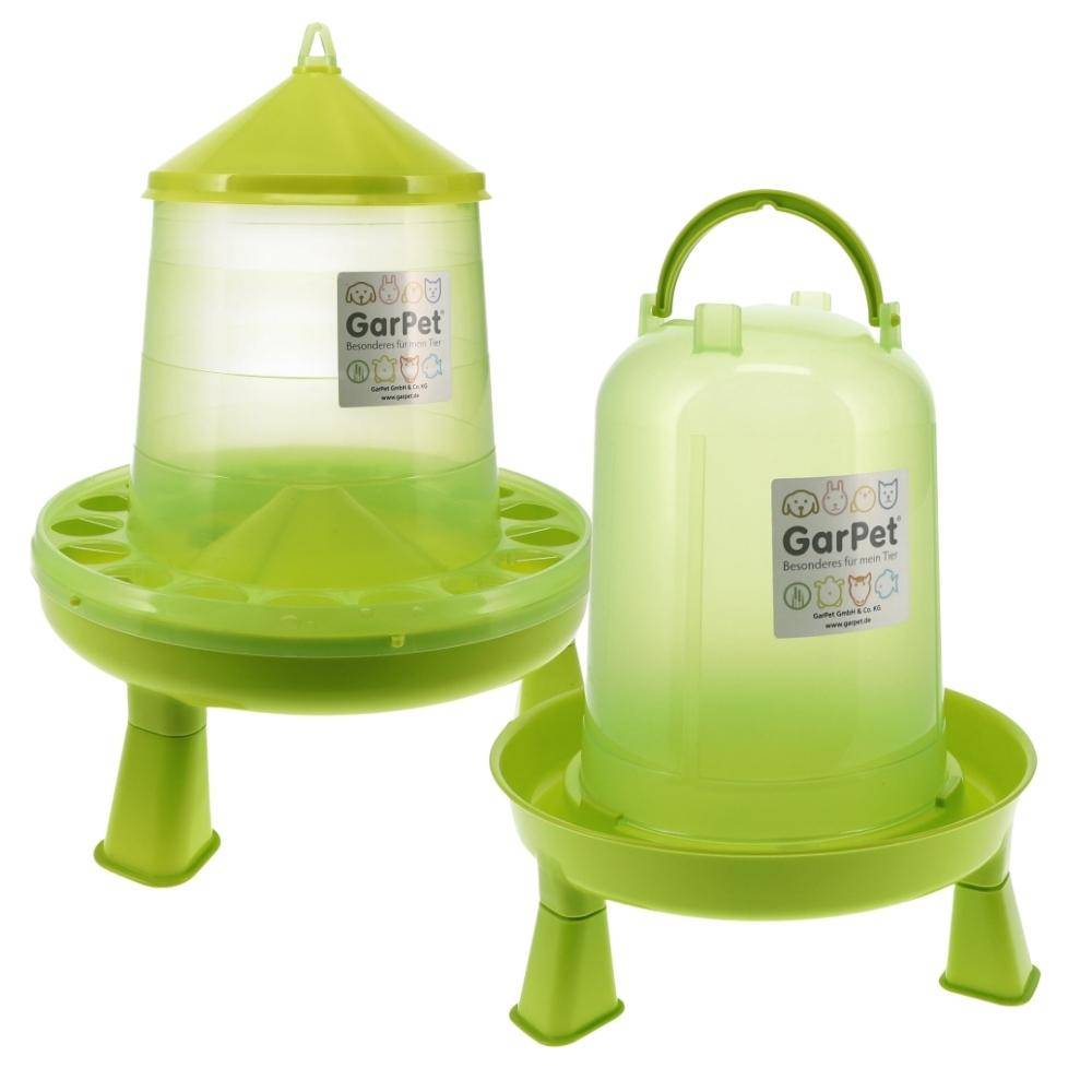 Geflügeltränke und Futterautomat Hühner mit Standfüßen im Set Hühnertränke Futterspender Futtertrog Stand Füßen Wassertränke grün Set 2.