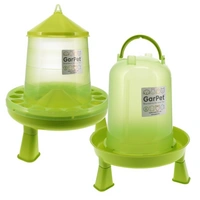 Geflügeltränke und Futterautomat Hühner mit Standfüßen im Set Hühnertränke Futterspender Futtertrog Stand Füßen Wassertränke grün Set 2. Geflügeltränke und Futterautomat Hühner mit Standfüßen im Set Hühnertränke Futterspender Futtertrog Stand Füßen Wassertränke grün Set 2.