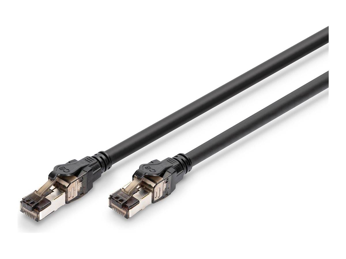 Zwei schwarze Ethernet-Kabel mit RJ45-Steckern auf weißem Hintergrund.