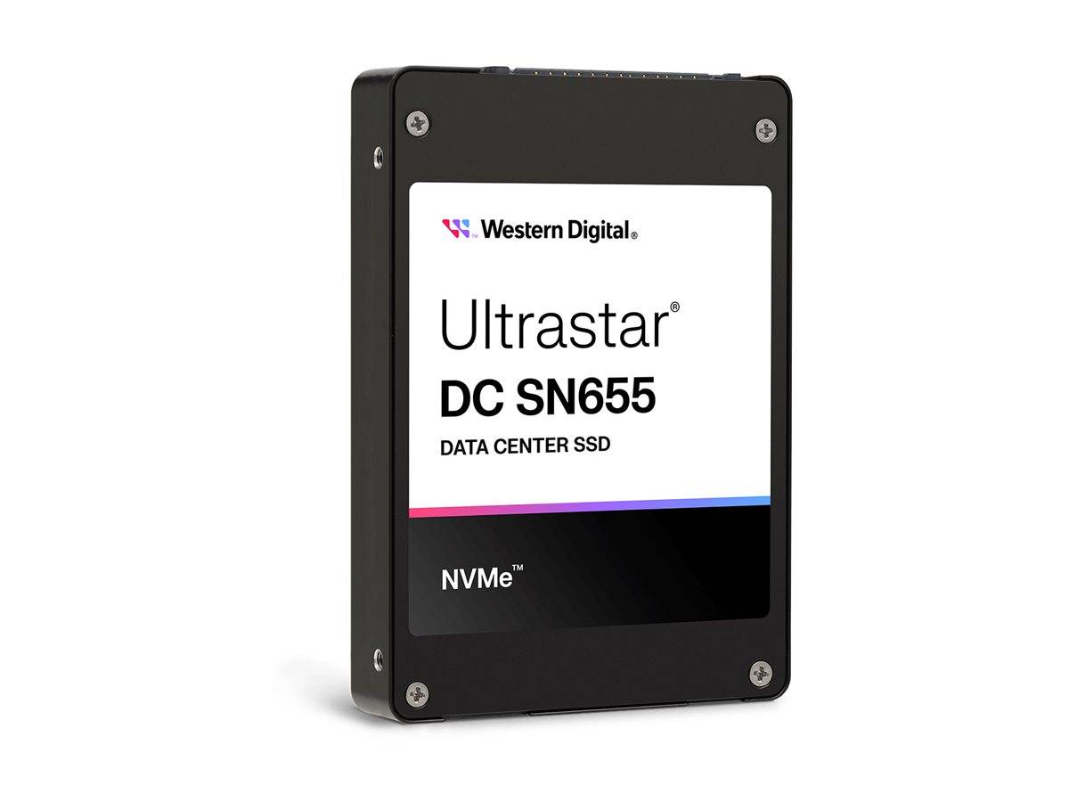 Eine Solid-State-Festplatte mit der Bezeichnung 'Western Digital Ultrastar DC SN655 Data Center SSD NVMe'. Schwarzes Gehäuse mit weißem Etikett, von einem Winkel aus gezeigt.