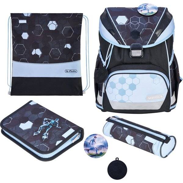 Produktkollage eines schwarzen und hellblauen Schulsets: Rucksack, Turnbeutel, Federtasche mit Reißverschluss, Lunchbox und rundes Zubehörteil, alle mit Sechskantmuster.