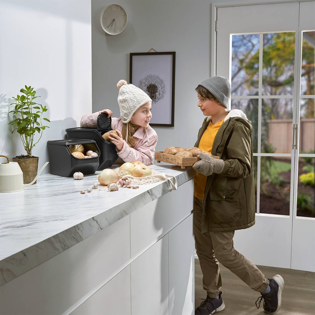 Tupperware OnionSmart - Frischhaltebehälter für Zwiebel - 5,5L Aufbewahrungsbox für Zwiebel - längere Haltbarkeit durch Luftzirkulation - beugt G
