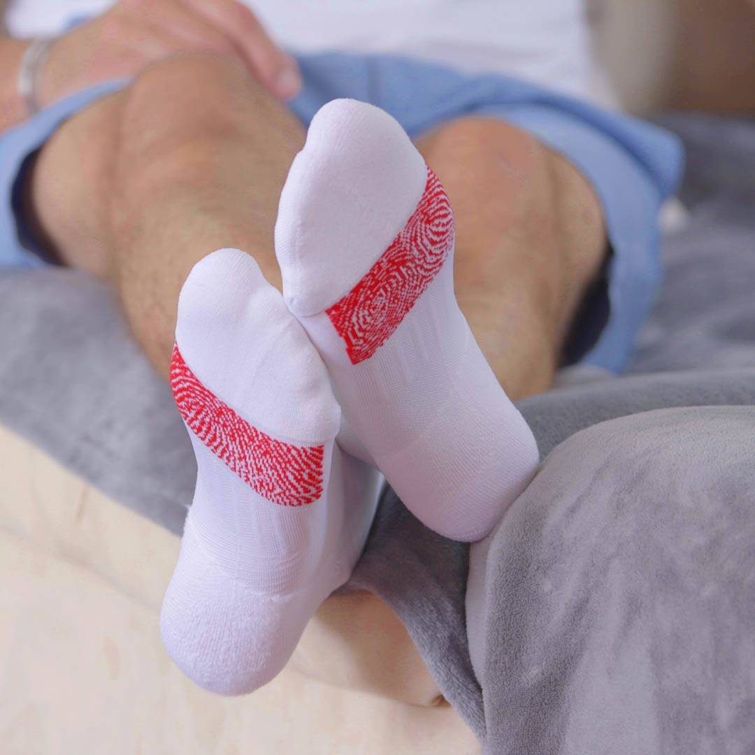 SuperNeuro Athletic Mini Crew Socken - schwarz - L - Balance & Stabilität - VOXX HPT Muster - AirGrid-Zone - feuchtigkeitsregulierend & belüftet -