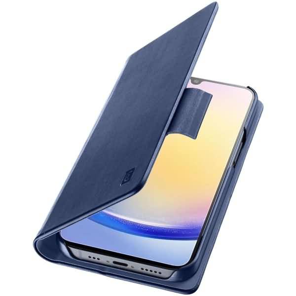 Smartphone in einem marineblauen Flip-Case, teilweise geöffnet, um den Bildschirm und den Ausschnitt der Frontkamera zu zeigen.